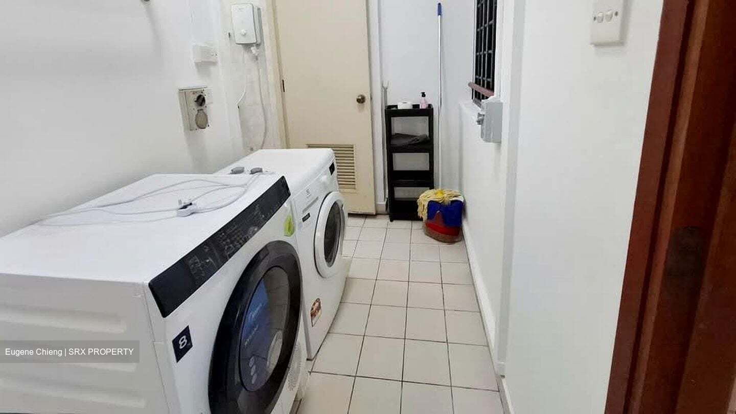 Simsville (D14), Condominium #560343291